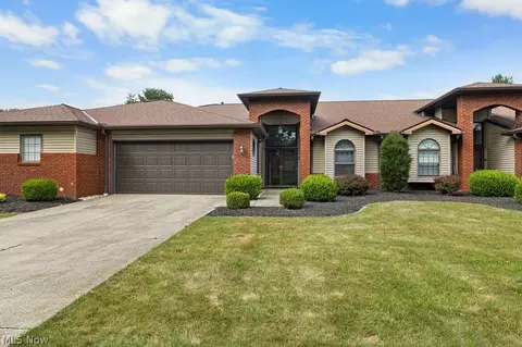 5243 Parkhurst Dr, Sheffield, OH 44054