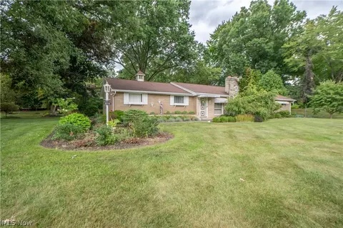 5345 Schario Rd NW, Canton, OH 44718