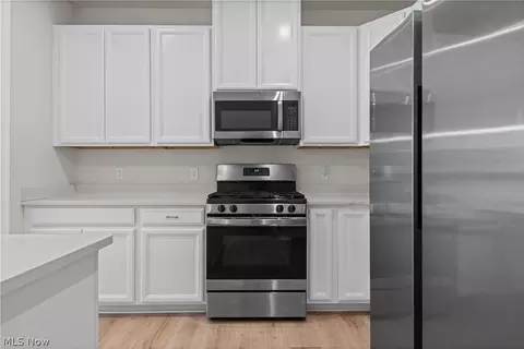 Kitchen - 131 Pine Ave, Peninsula, OH 44264 photo 3 of 3