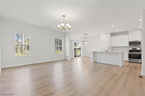 Living - 131 Pine Ave, Peninsula, OH 44264 photo 3 of 4