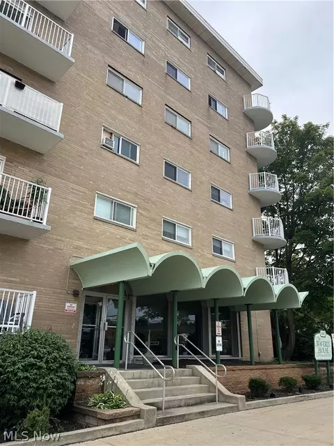 14567 Madison Ave #512, Lakewood, OH 44107