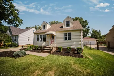 6953 Greenleaf Ave, Parma Heights, OH 44130