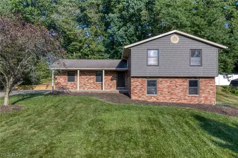 11210 Billingham Ave NW, Uniontown, OH 44685
