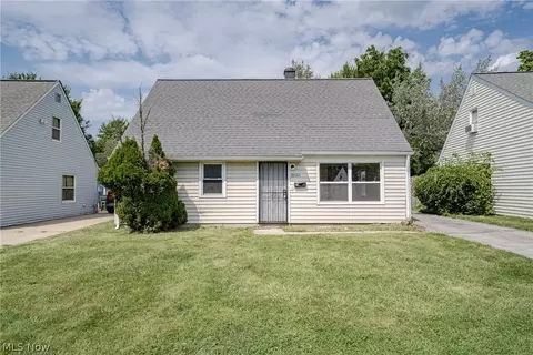 20211 Longbrook Rd, Warrensville Heights, OH 44128