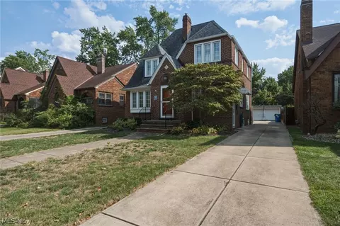 17101 Laverne Ave, Cleveland, OH 44135