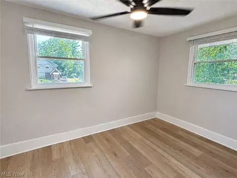 Bedroom - 1352 Diagonal Rd, Akron, OH 44320 photo 5 of 6