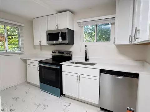 Kitchen - 1352 Diagonal Rd, Akron, OH 44320 photo 1 of 1