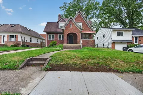 654 Moreley Ave, Akron, OH 44320