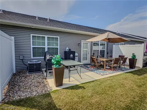 Exterior - 118 W Spring Dr, Elyria, OH 44035 photo 3 of 3