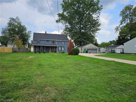 5129 W 8th St, Brooklyn Heights, OH 44131
