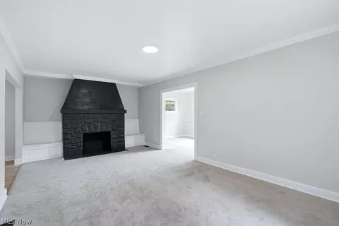 Living - 522 Massillon Rd, Akron, OH 44306 photo 3 of 4