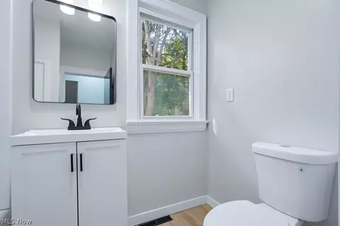 Bath - 522 Massillon Rd, Akron, OH 44306 photo 1 of 2