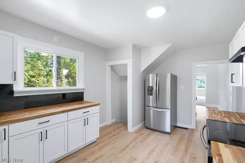 Kitchen - 522 Massillon Rd, Akron, OH 44306 photo 3 of 3