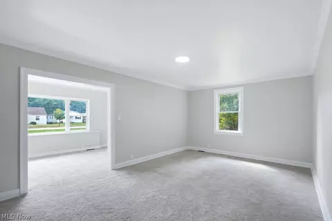 Living - 522 Massillon Rd, Akron, OH 44306 photo 4 of 4