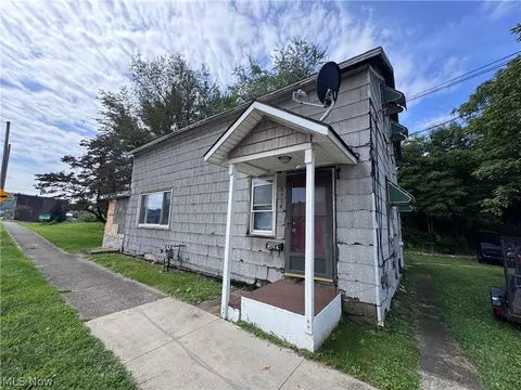 8574 N High St, Mineral City, OH 44656