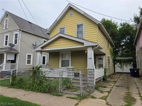 1055 E 68th St, Cleveland, OH 44103