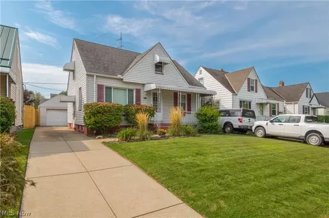 7413 Traymore Ave, Brooklyn, OH 44144
