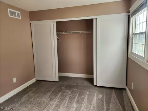 Bedroom - 376 Wallace Dr, Berea, OH 44017 photo 3 of 3