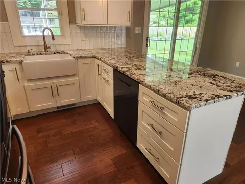 Kitchen - 376 Wallace Dr, Berea, OH 44017 photo 2 of 3