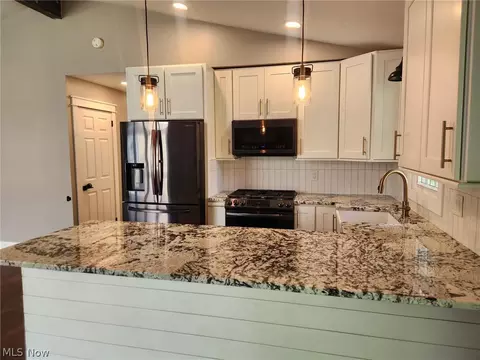 Kitchen - 376 Wallace Dr, Berea, OH 44017 photo 3 of 3