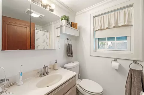 Bath - 221 Raff Rd NW, Canton, OH 44718 photo 2 of 2