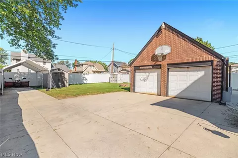 Exterior - 221 Raff Rd NW, Canton, OH 44718 photo 3 of 5