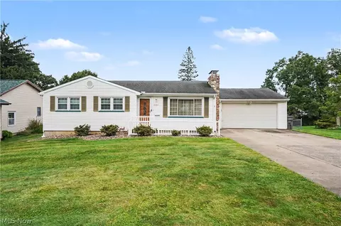 1997 Heather Ln, Youngstown, OH 44511