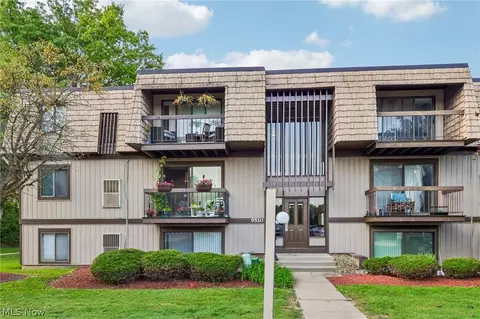 9510 Cove Dr #C10, North Royalton, OH 44133