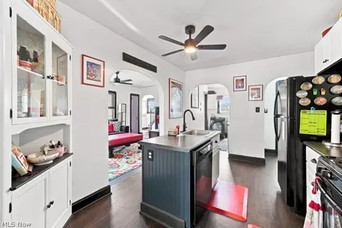 Kitchen - 4038 Sunset Blvd, Boardman, OH 44512 photo 3 of 5