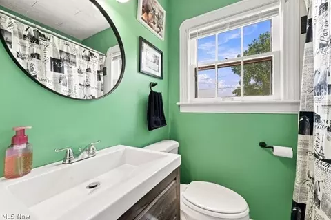 Bath - 4038 Sunset Blvd, Boardman, OH 44512 photo 2 of 2