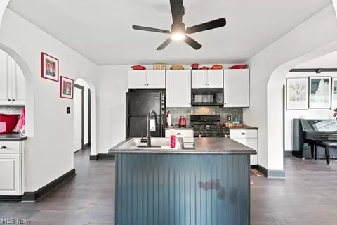 Kitchen - 4038 Sunset Blvd, Boardman, OH 44512 photo 1 of 5