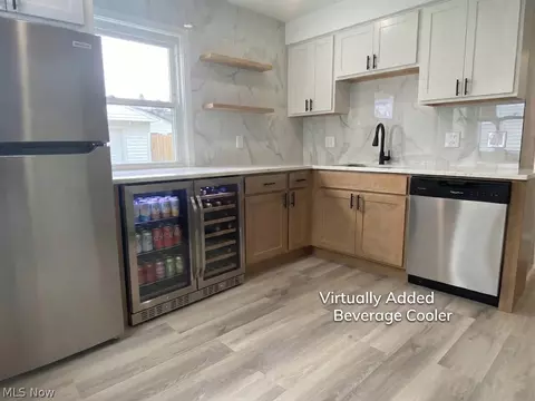 Kitchen - 29148 Barjode Rd, Willowick, OH 44095 photo 4 of 5