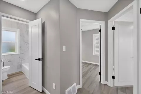 Entry Way - 29148 Barjode Rd, Willowick, OH 44095 photo 2 of 2