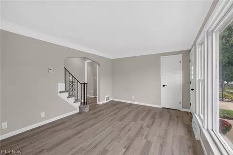 Living - 29148 Barjode Rd, Willowick, OH 44095 photo 4 of 4