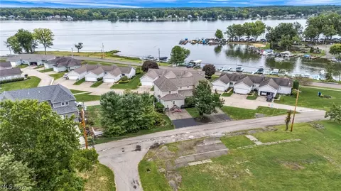 1909 Craig Dr, Lake Milton, OH 44429