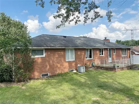 1410 Perry Dr NW, Canton, OH 44708 photo 2