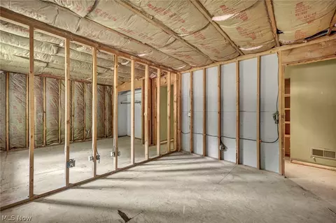 Bedroom - 246 Windward Dr, Elyria, OH 44035 photo 10 of 10