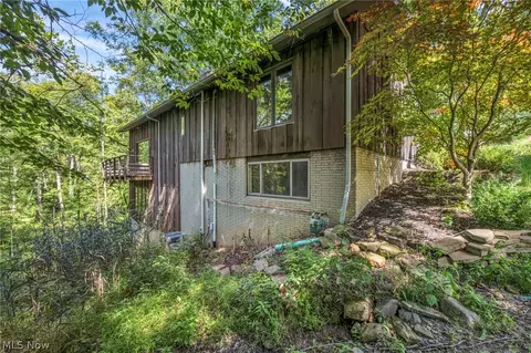 Exterior - 246 Windward Dr, Elyria, OH 44035 photo 6 of 6