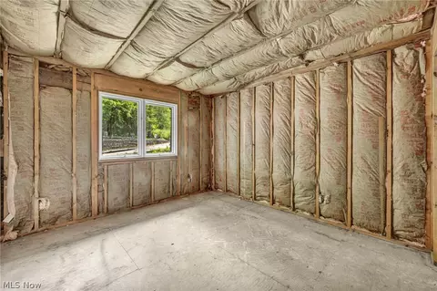 Bedroom - 246 Windward Dr, Elyria, OH 44035 photo 1 of 10