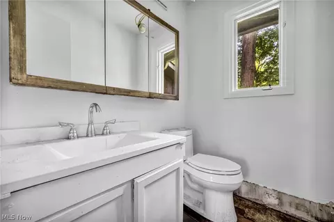 Bath - 246 Windward Dr, Elyria, OH 44035 photo 1 of 3