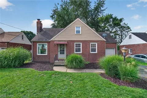 708 33rd St NE, Canton, OH 44714