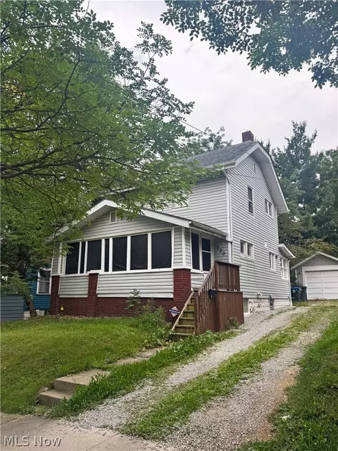 700 Lakemont Ave, Akron, OH 44314