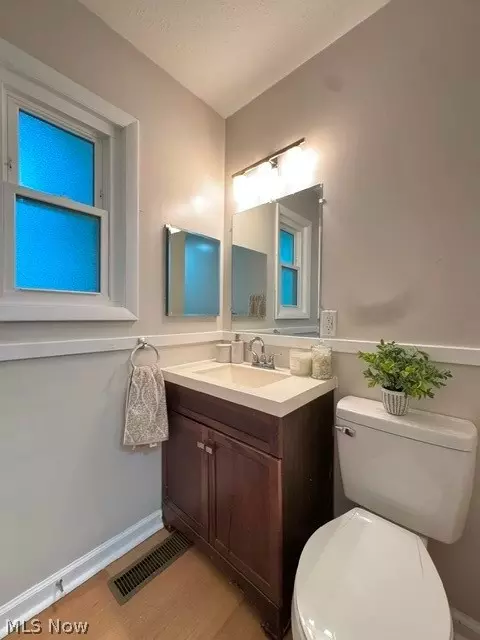 Bath - 4091 Siefer Dr, Rootstown, OH 44272 photo 1 of 2