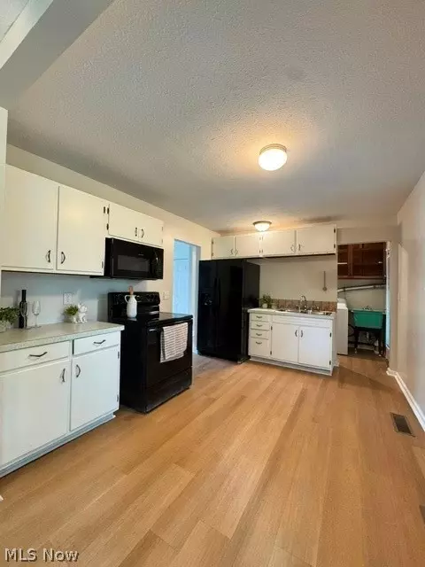 Kitchen - 4091 Siefer Dr, Rootstown, OH 44272 photo 1 of 1