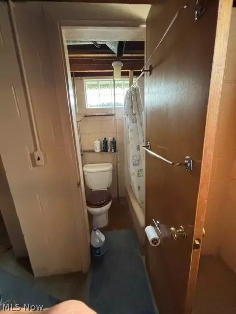Bath - 224 E Slingluff Ave, Dover, OH 44622 photo 3 of 3