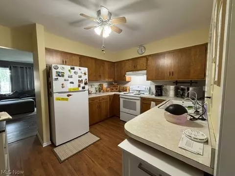 Kitchen - 224 E Slingluff Ave, Dover, OH 44622 photo 2 of 2