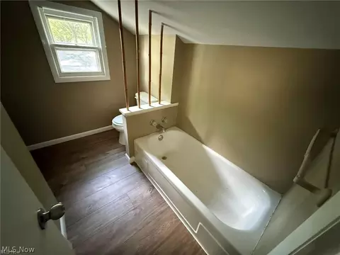 Bath - 220 Grant St, Dennison, OH 44621 photo 5 of 9