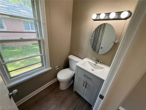 Bath - 220 Grant St, Dennison, OH 44621 photo 3 of 9