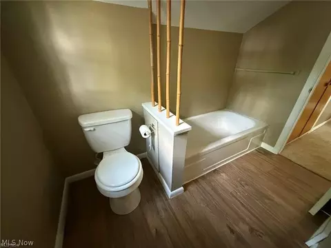 Bath - 220 Grant St, Dennison, OH 44621 photo 7 of 9