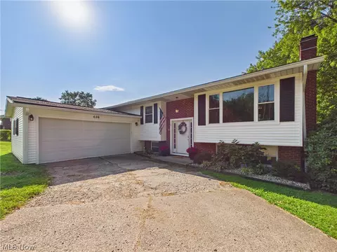 626 Valley Mills Rd, Parkersburg, WV 26104